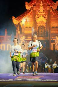 BIB: 504, 501
                            <button type="button" onclick="openModal(22478533)" class="btn btn-primary btn-sm float-right btn-popup" data-toggle="modal" data-target=".modal-high-quality">
                        <i class="fas fa-shopping-cart"></i> Add to Cart
                    </button>
                                            <button type="button" onclick="isThisMe(22478533, true)" class="btn btn-success btn-sm float-right btn-popup btn-isme hidden" data-toggle="tooltip" data-placement="bottom" title="นี่คือรูปของคุณใช่ไหม คลิกที่นี่เพื่อเอาเข้าอัลบั้ม">
                        <i class="fas fa-plus"></i> Add to album
                    </button>
                    <button type="button" onclick="isThisMe(22478533, false)" class="btn btn-warning btn-sm float-right btn-popup btn-isnotme hidden">
                        <i class="fas fa-ban"></i> Remove from album
                    </button>